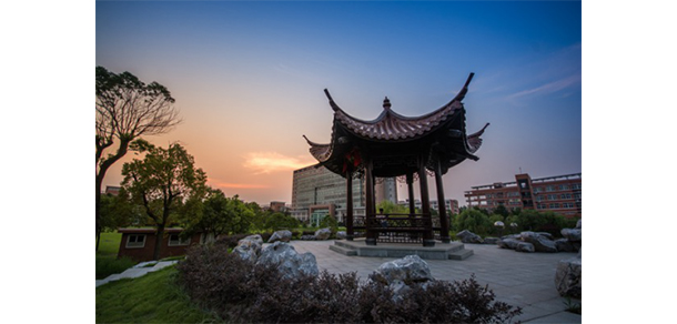 中國(guó)計(jì)量大學(xué)現(xiàn)代科技學(xué)院 - 最美大學(xué)