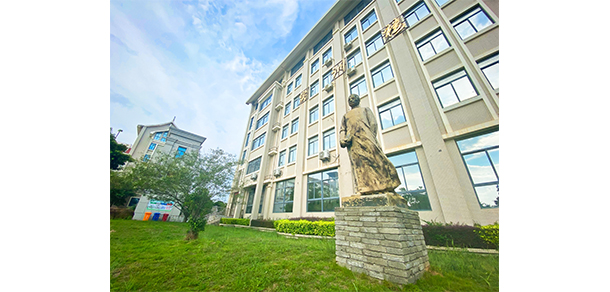 廈門(mén)安防科技職業(yè)學(xué)院 - 最美大學(xué)