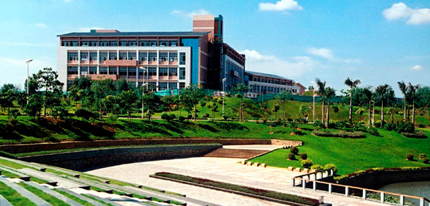 大學(xué)校志：校名、校標(biāo)、校訓(xùn)、?；铡⑿Ｆ?、校歌