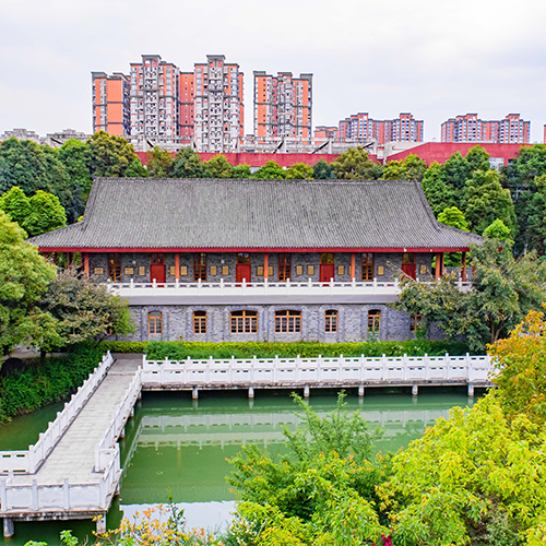 成都工業(yè)學(xué)院-最美校園