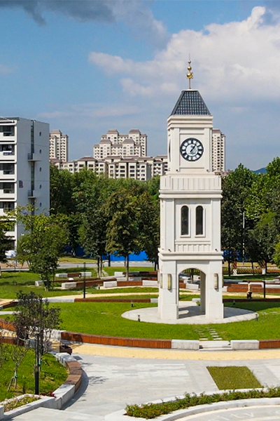 大連外國語大學